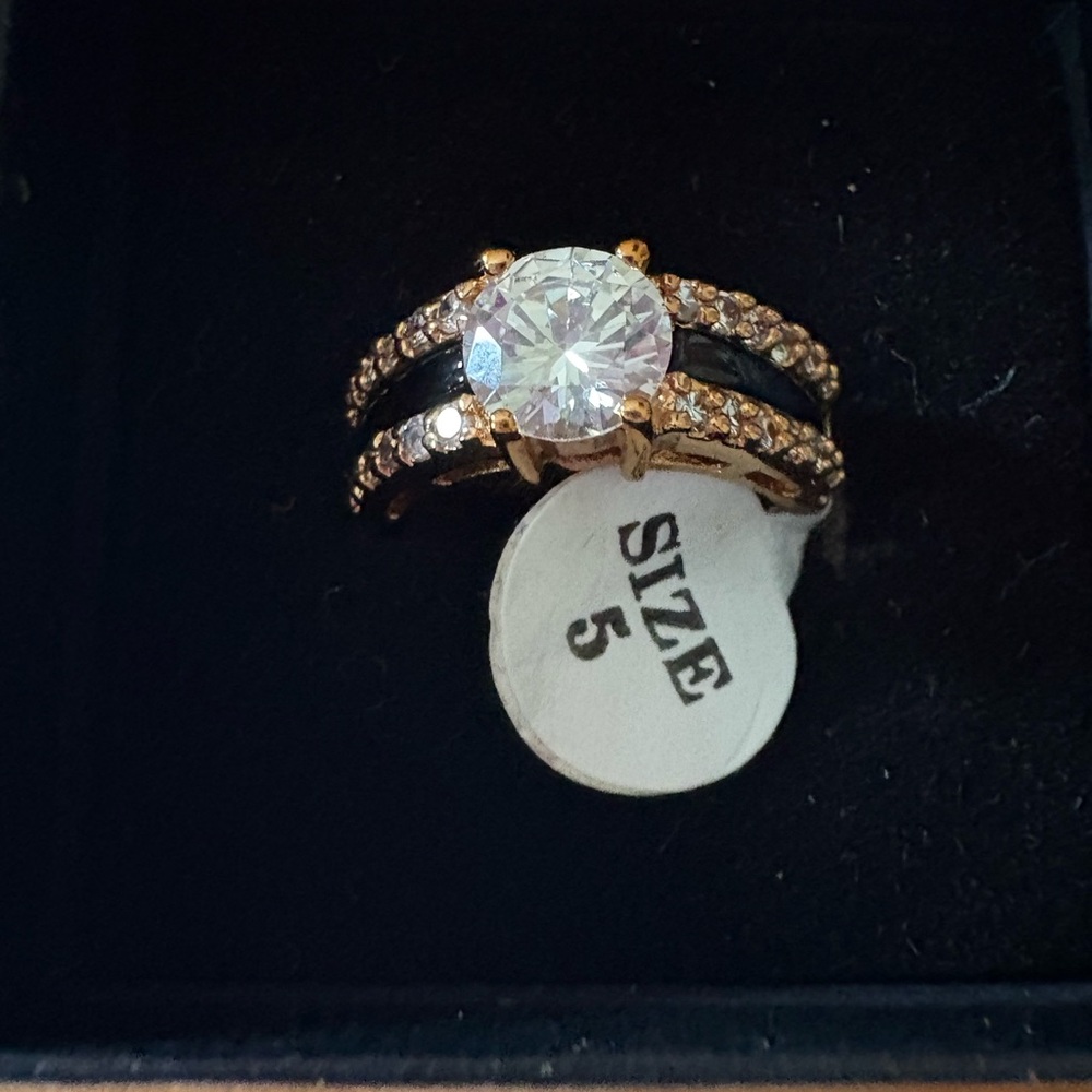 5 Elegant Women's Rings